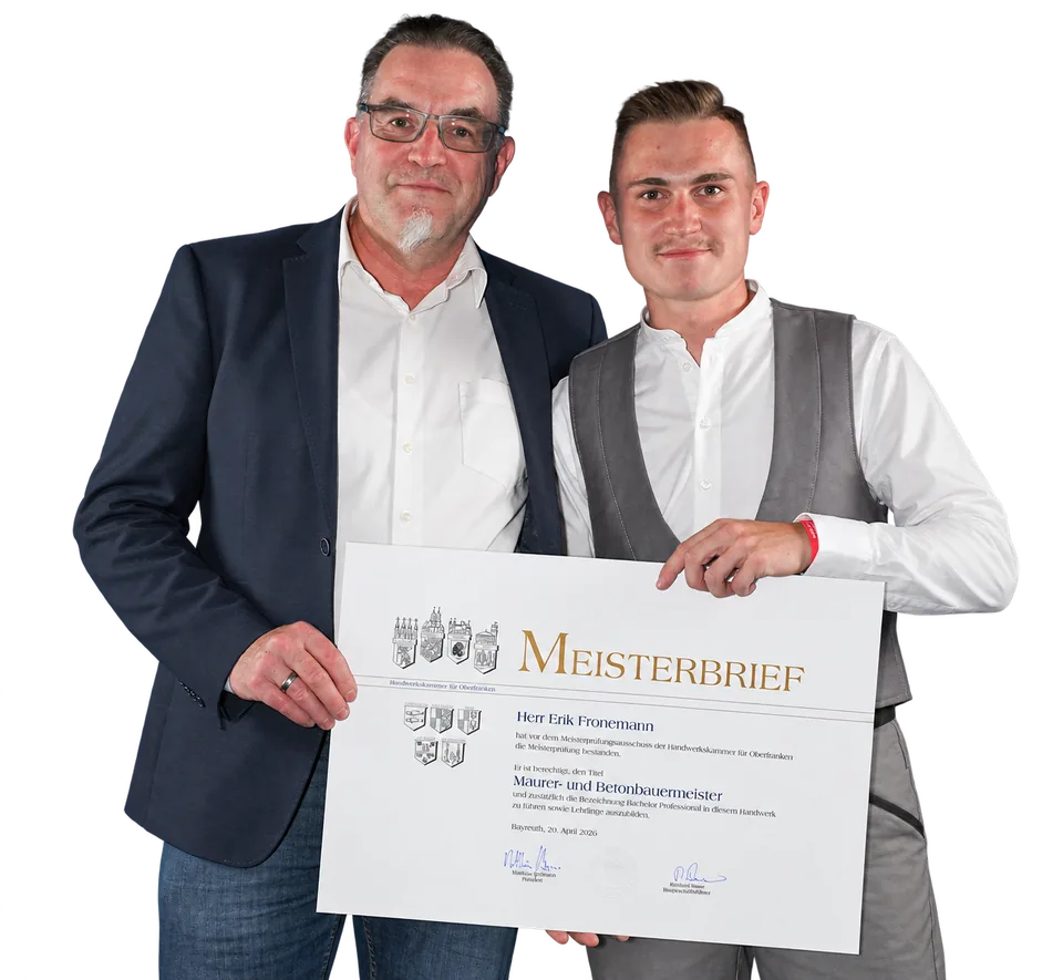 Vater und Sohn Fronemann mit dem Meisterbrief – zwei Generationen